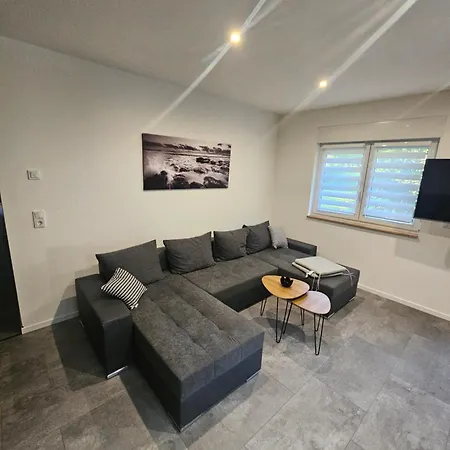 Rene Adam Monteurswohnung Apartman *