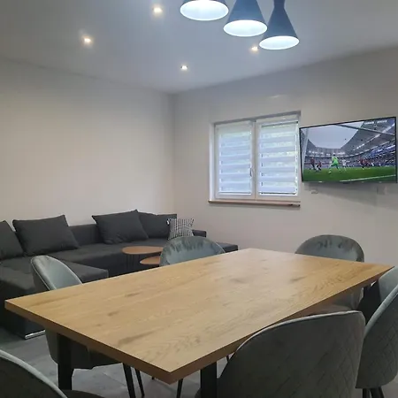 Rene Adam Monteurswohnung Apartman *