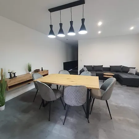 Apartman Rene Adam Monteurswohnung *