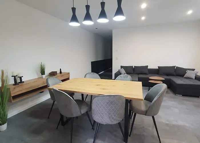 Apartamento Rene Adam Monteurswohnung *